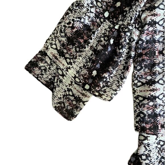 Cato Multi Layered Form Flattering Style Too - Picture 4 of 11